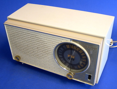 Zenith Vintage AM/FM Radio